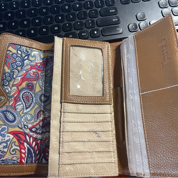 Tignanello Leather Wallet - Picture 3 of 7